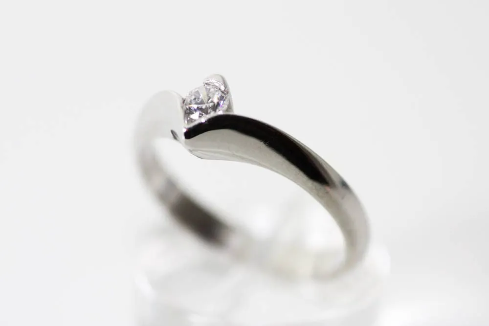Brilliant cut engagement ring, Diamond White gold ring