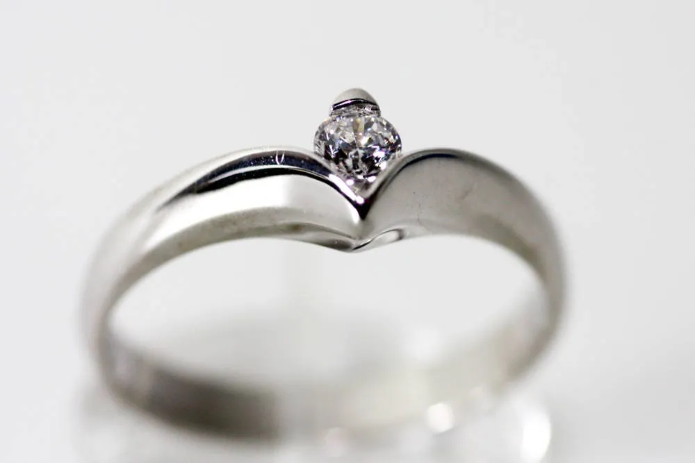 Brilliant cut engagement ring, Diamond White gold ring