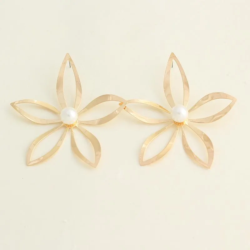 Fashion Alloy Large Flower Inlaid Pearl Earrings