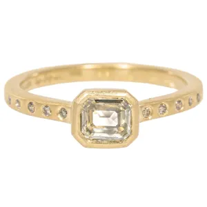 Green Emerald Cut Diamond Ring   Cognac Melee - 18ky   Diamonds