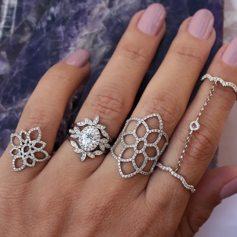 Oval Diamond Floral Engagement ring "Minimal Lily" ♥