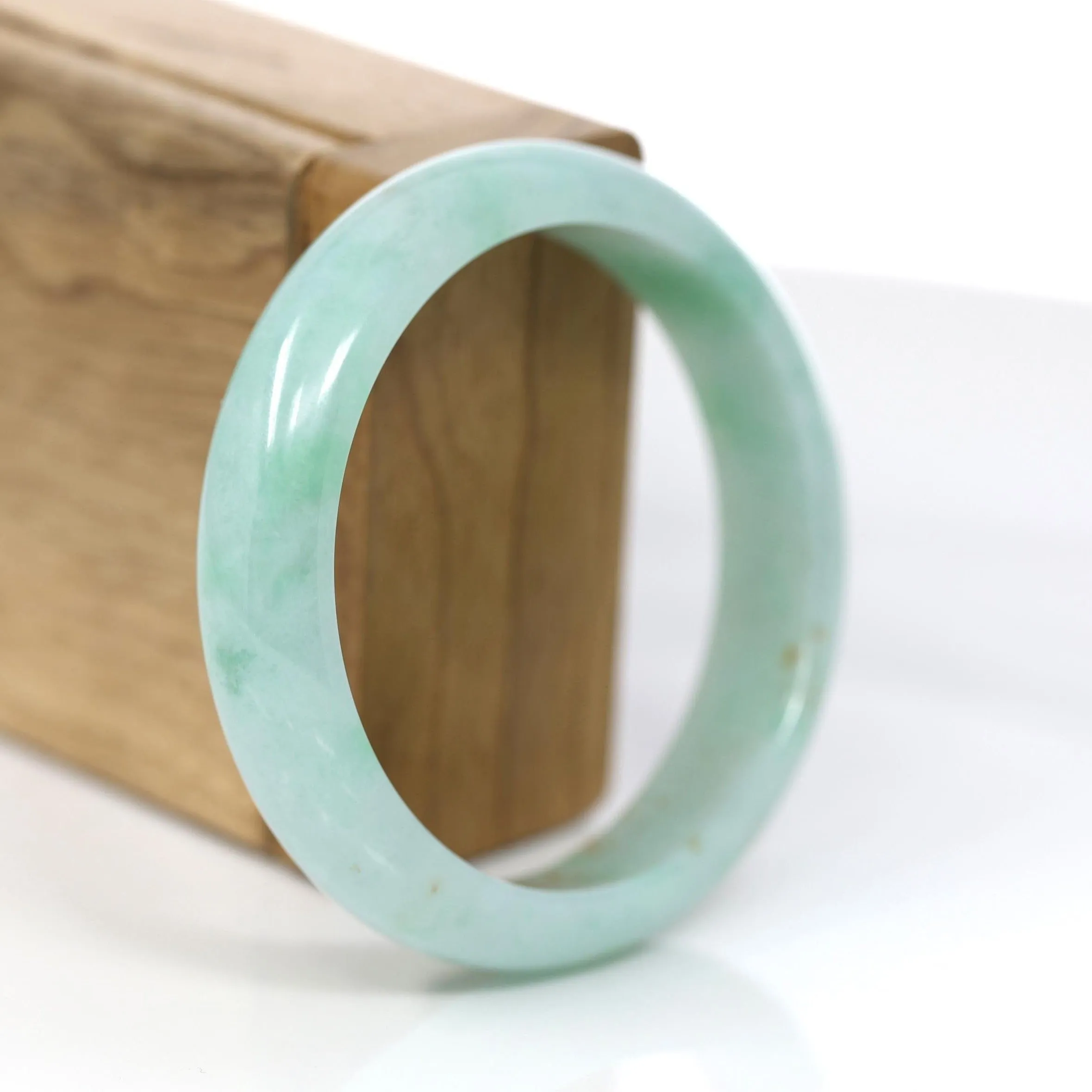 RealJade® Co. "Classic Bangle" Natural Burmese Green Jadeite Jade Bangle ( 57.61 mm ) #921
