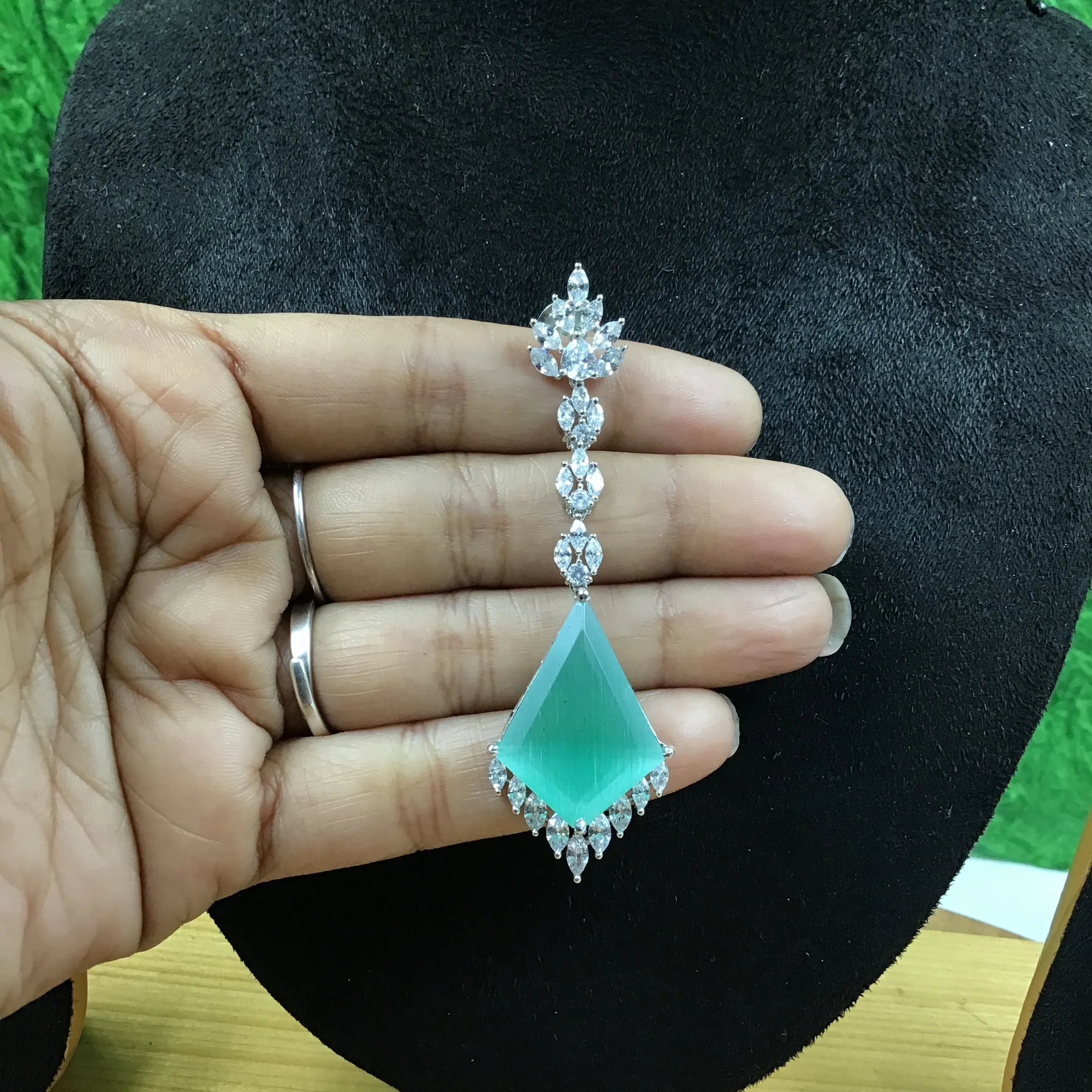 Round Neck Zircon/AD Necklace Set 16597-31