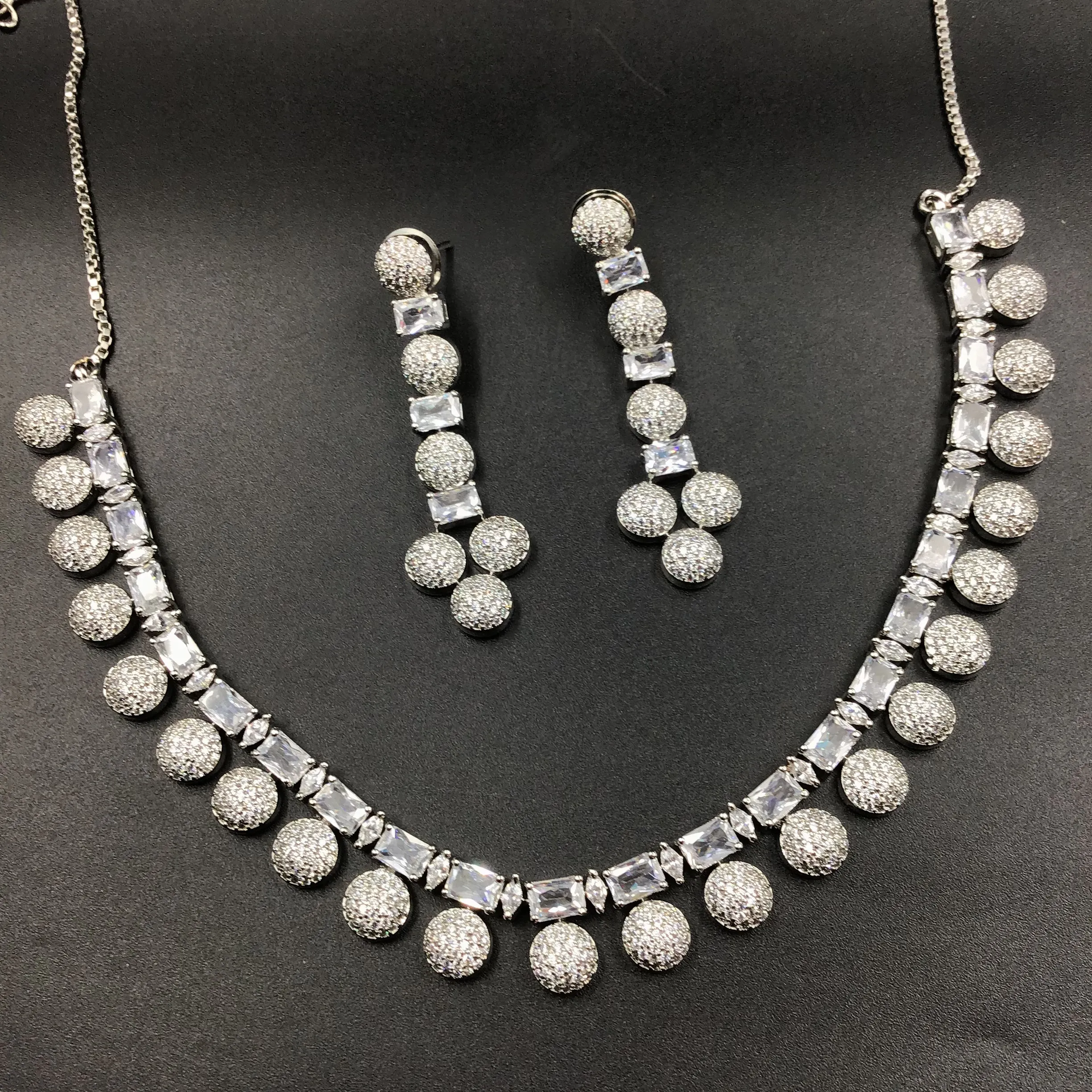 Round Neck Zircon/AD Necklace Set 6200-08