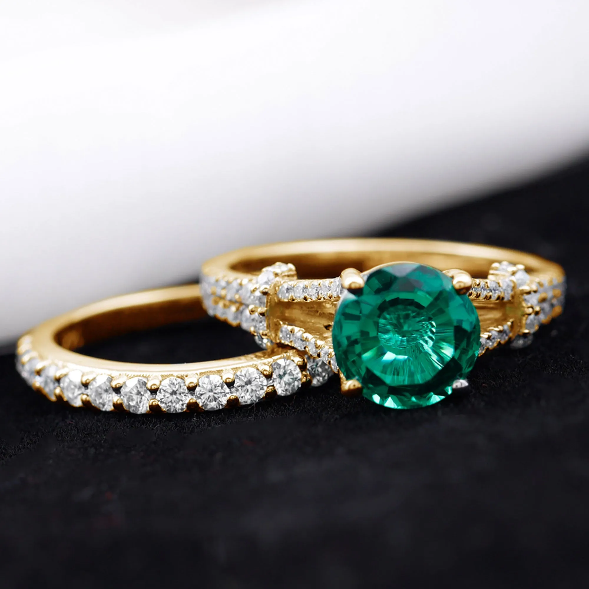Split Shank Created Emerald Solitaire Wedding Ring Set with Moissanite