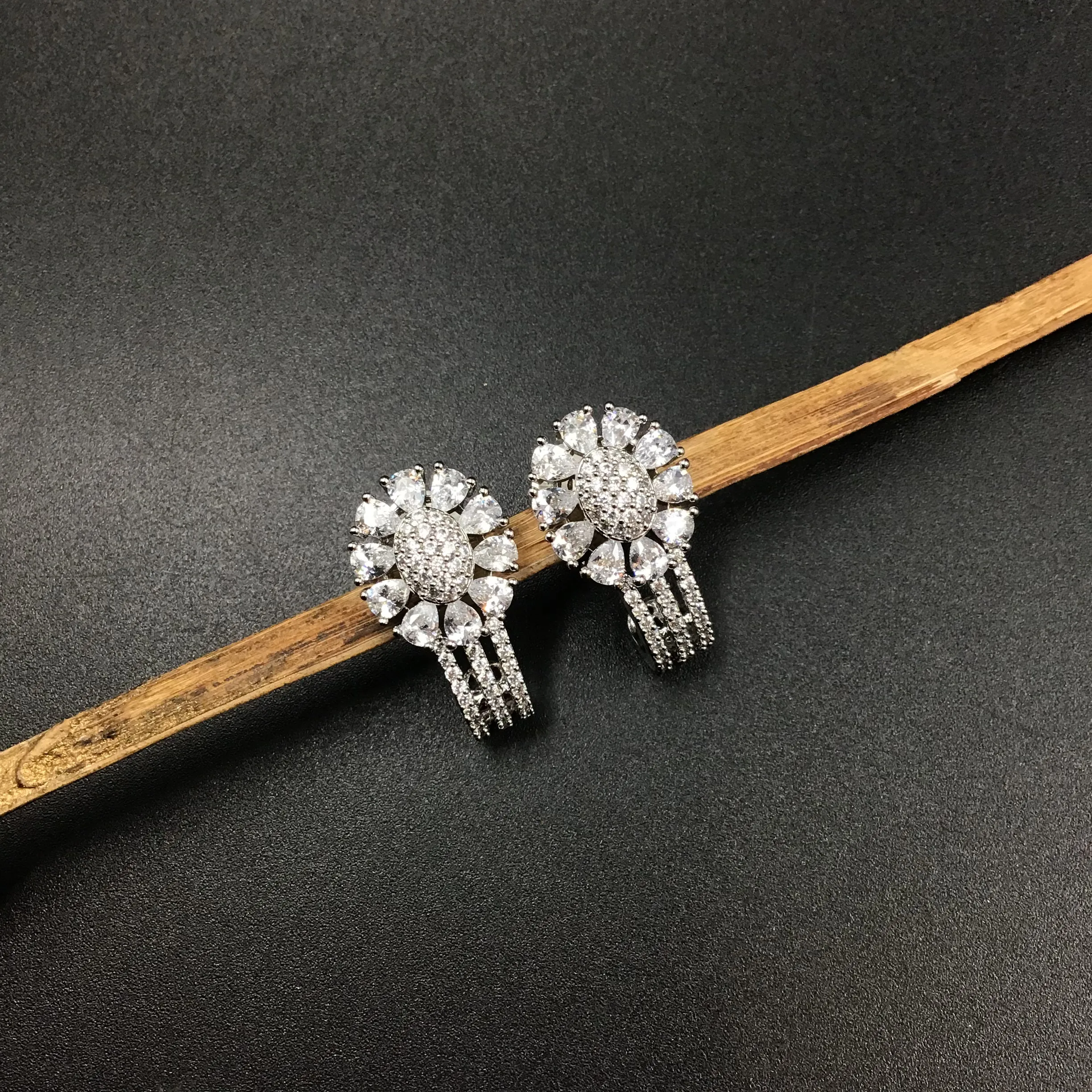 Zircon/AD J bali 3297-08
